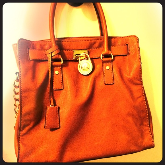 Michael Kors purse (includes wallet & more)