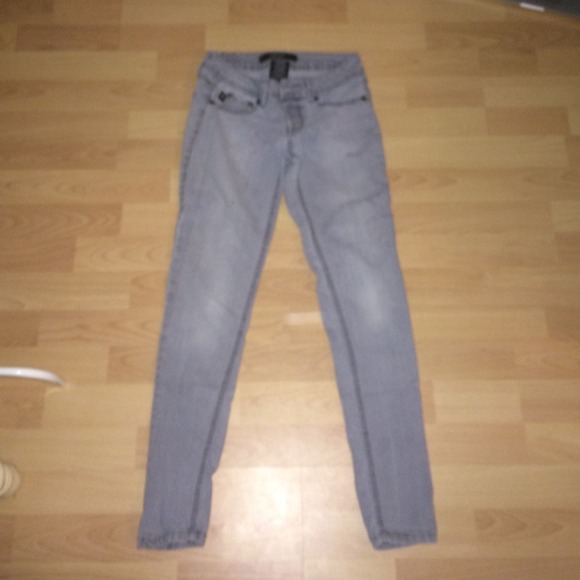 grey skinny jeans