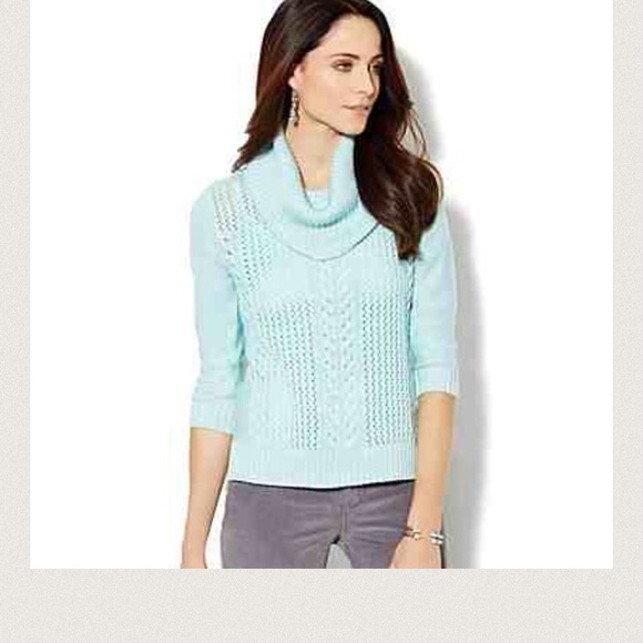 Soft cream cowl neck sweater, small