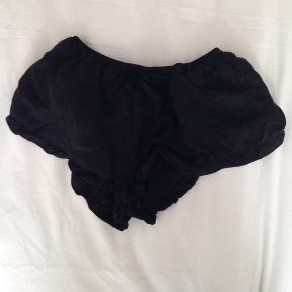 brandy Melville vodi shorts