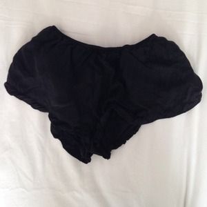 brandy Melville vodi shorts