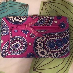 Barely used Vera Bradley wallet in Boysenberry