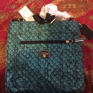 Brand NEW COACH Snake file bag emerald color
