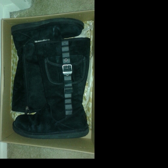 UGG Boots - Authentic Ugg Retro Cargo