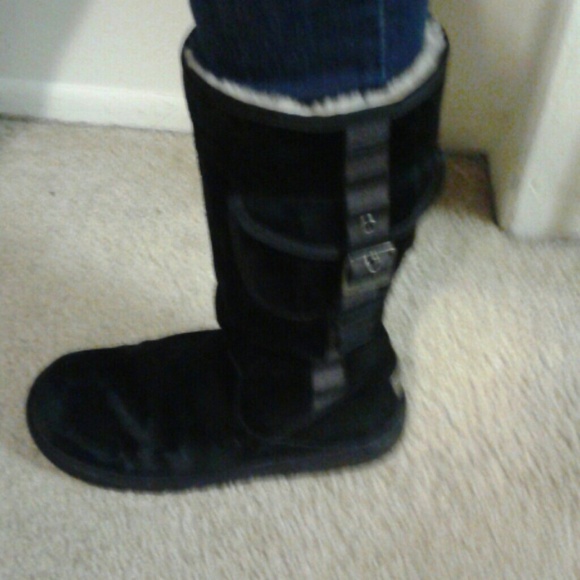 Authentic Ugg Retro Cargo - Picture 4 of 4