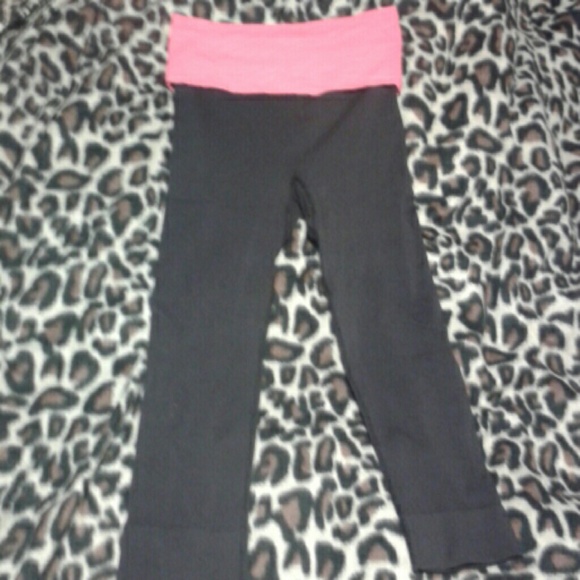 Pink capri yoga pants