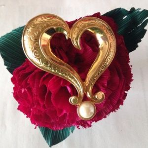 ❤️Large Gold Heart Broach Pin❤️
