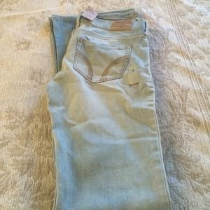 ***BRAND NEW*** light denim hollister jeans