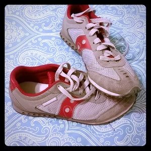 Saucony tennis shoes