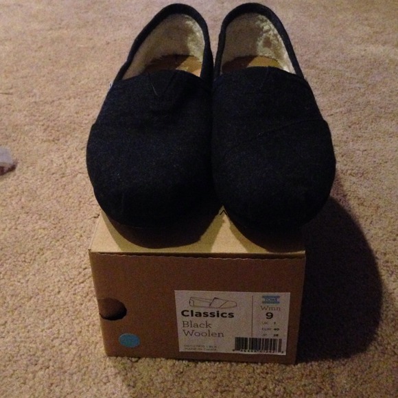 Women's Toms Black Woolen Shoes