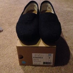 Women's Toms Black Woolen Shoes