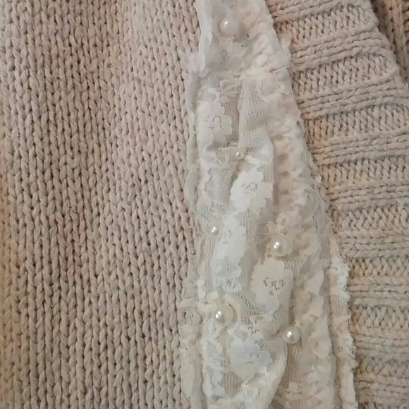 American Rag hooded sweater - Picture 2 of 3