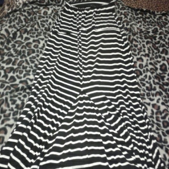 Black and white stripped maxi skirt