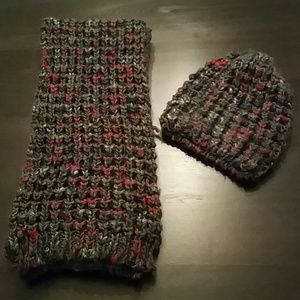 H&M knitted hat and scarf set