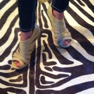 dollhouse brand, size 10, tan suede platforms