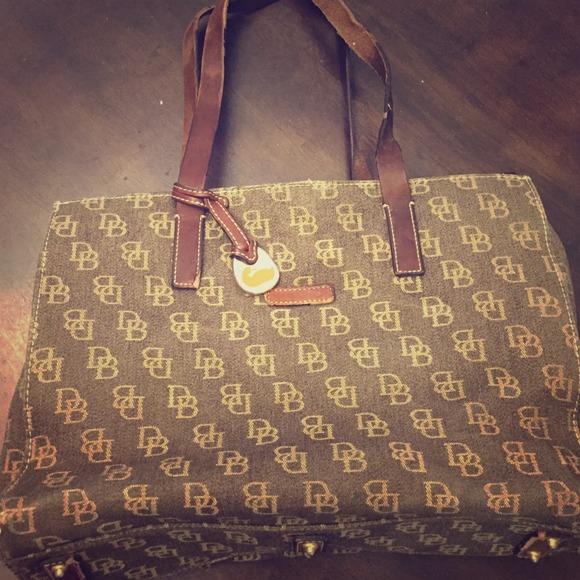Dooney and Bourke purse - USED