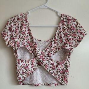 Floral cropped top