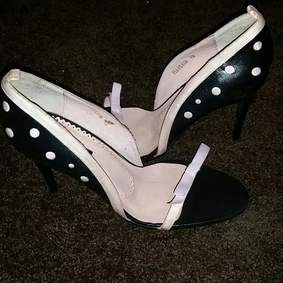 High heels - Picture 2 of 2