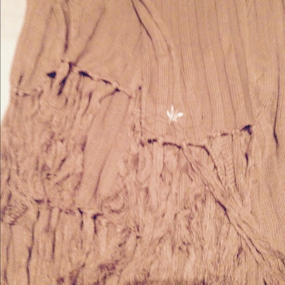 Beige scarf - Picture 2 of 2