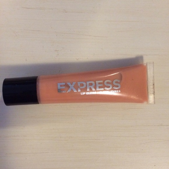 Express nude lipgloss ❄️