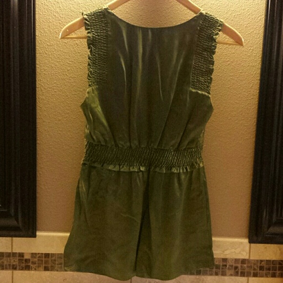 Green BCBG silk top - Picture 4 of 4