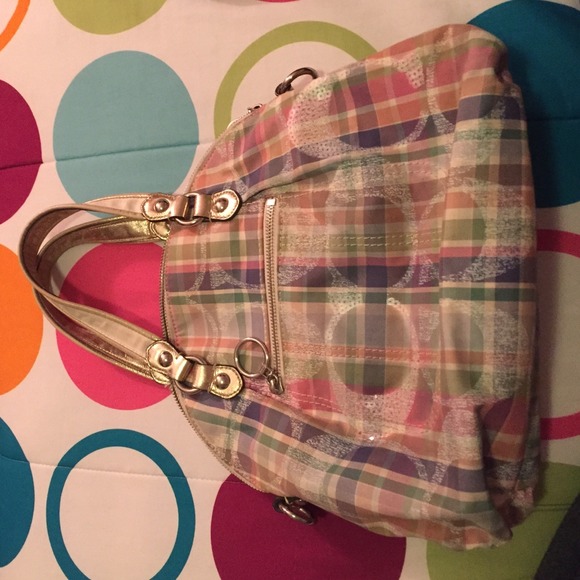 Pre-owned 100% authentic Coach madras fold over