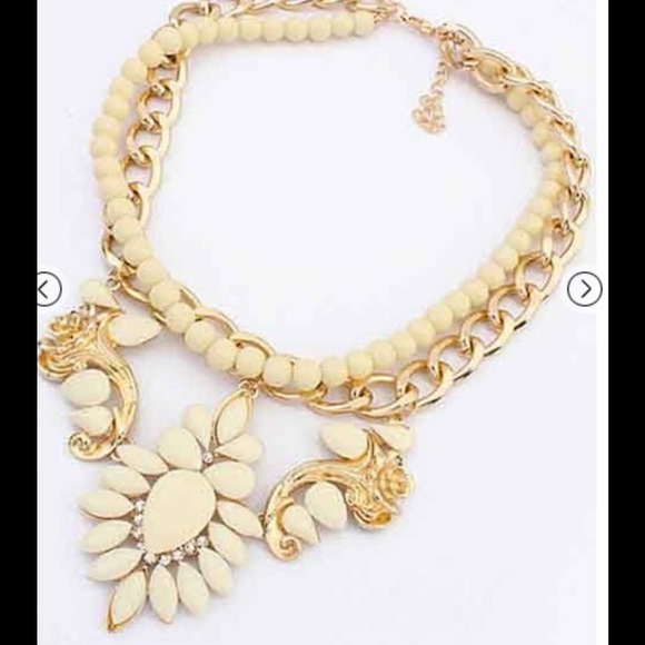 ❤️SOLD❤️White Bead Gemstone Gold Chain Necklace