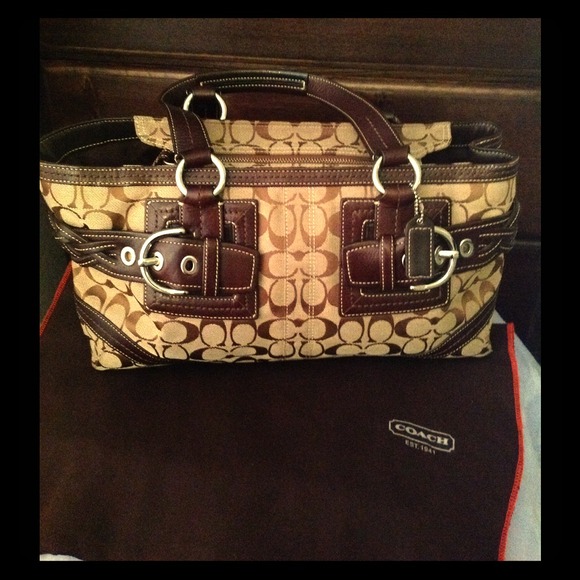 COACH Tote - Picture 1 of 7