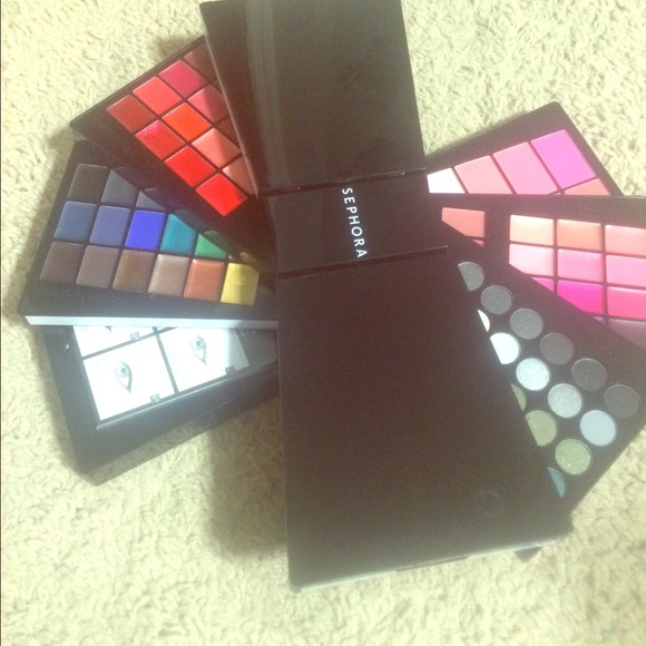 Sephora makeup palette.