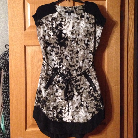 Mossimo patterned dress size M