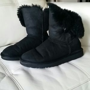 Black ugg boots