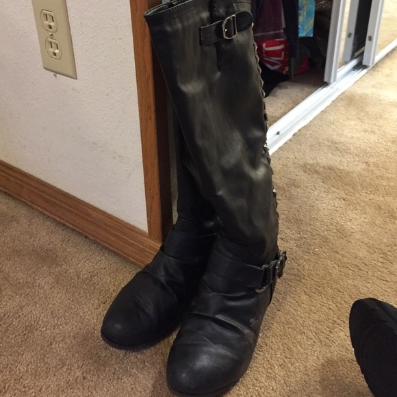 Black studded boots - Picture 2 of 3