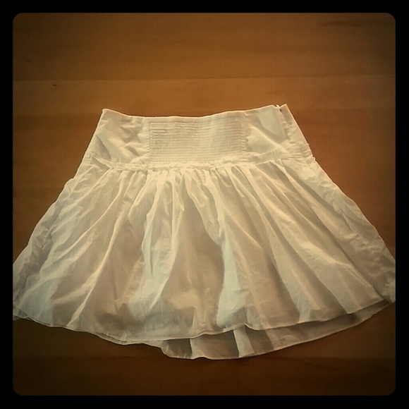 Cute flirty white skirt