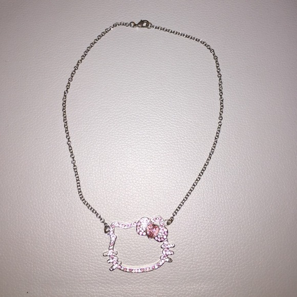 Hello kitty necklace