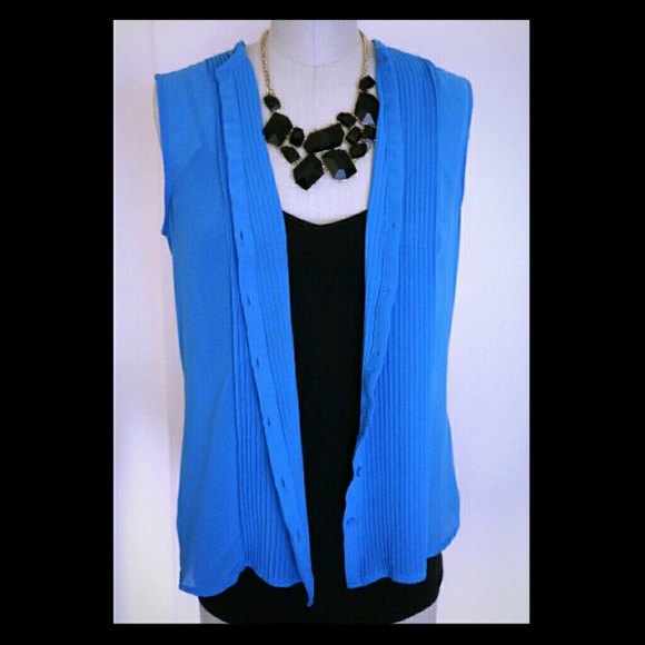 Chiffon Sleeveless Pleated Top