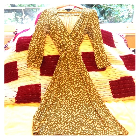 💫SPRING SALE💫🌿Green Leaf Jersey Wrap Dress🍃