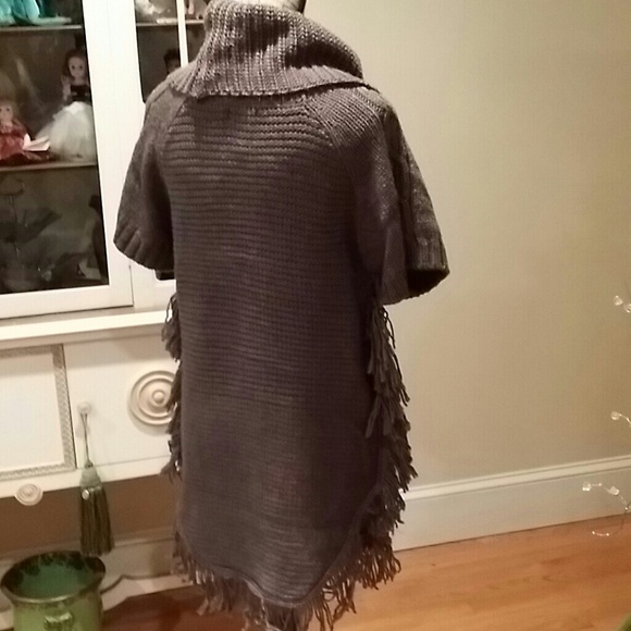 Vertigo Sweater New with tag - Picture 2 of 4