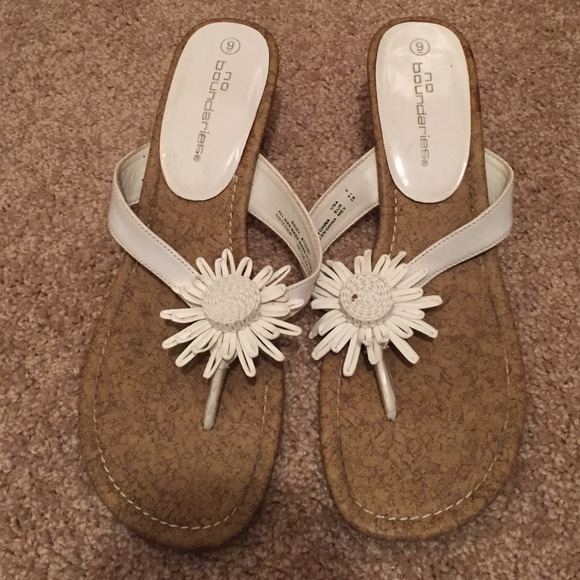 Heel flip flops.