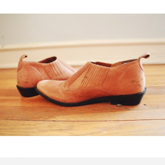 Ecote/ Urban Outfitters Tan Booties - Picture 3 of 4