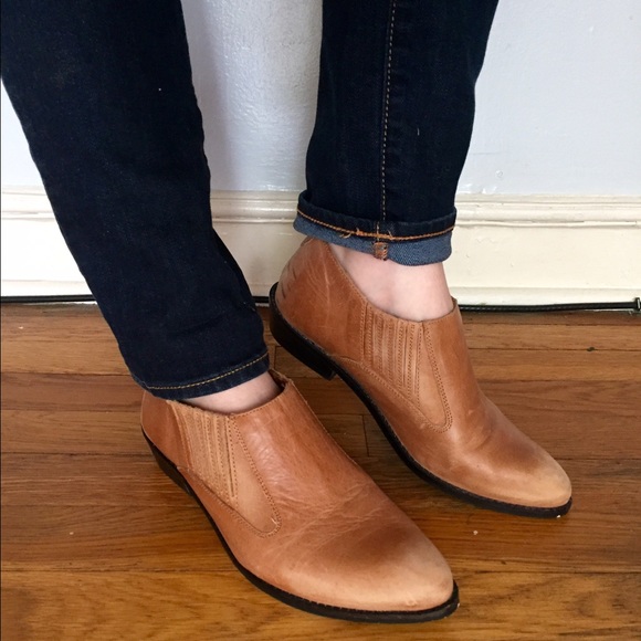 Ecote/ Urban Outfitters Tan Booties - Picture 4 of 4
