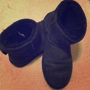 Classic Mini Black Uggs