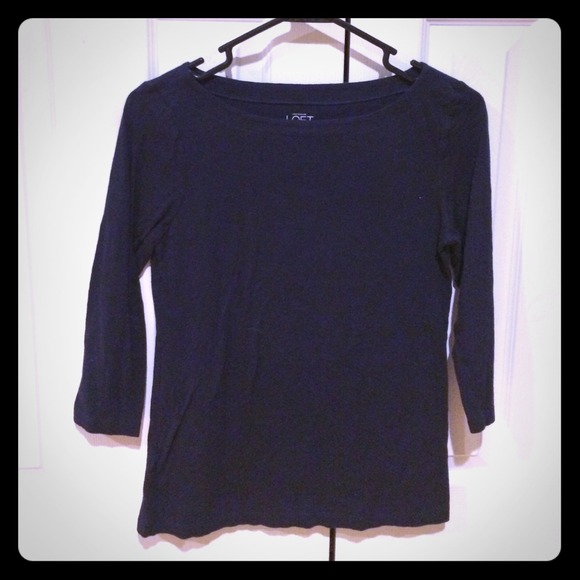 Navy blue 3/4 sleeve shirt!