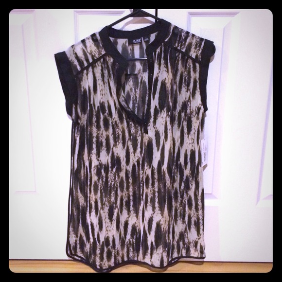 Cheetah print long flowy tank top!