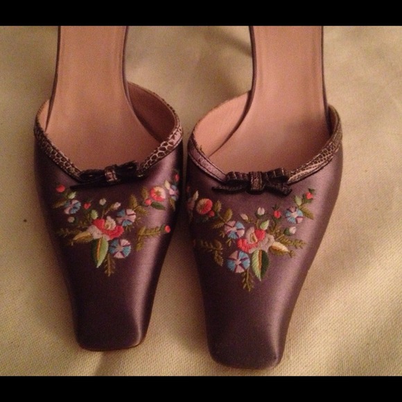 Prada lavender kitten heels - Picture 3 of 4