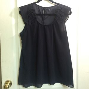 🎀SOLD🎀 Gap Navy Blouse