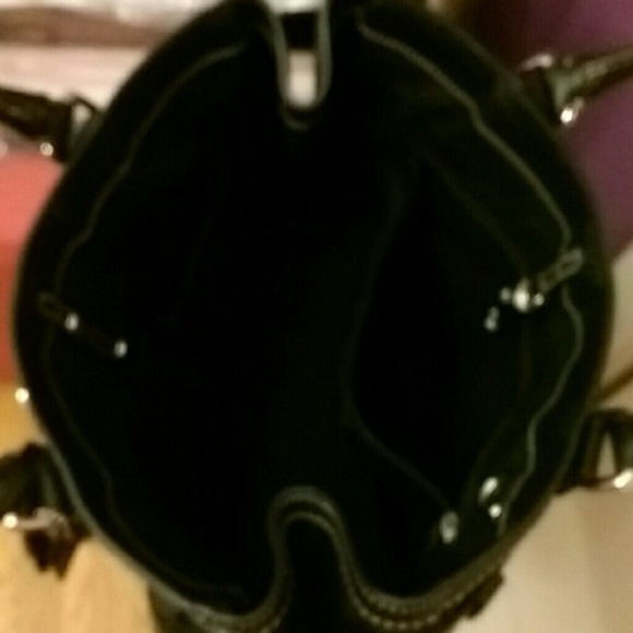 A coach purse - Picture 3 of 4