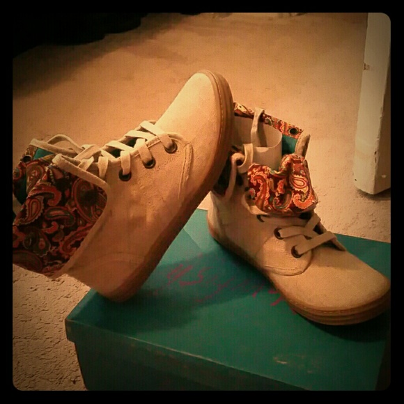 Beige Blowfish shoes size 6.5