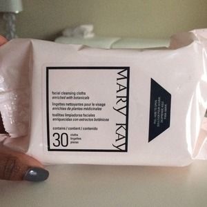 Mary Kay Facial Cleansing Cloths