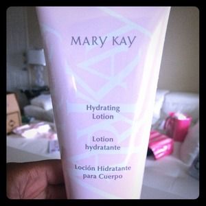 Mary Kay Hydrating Lotion