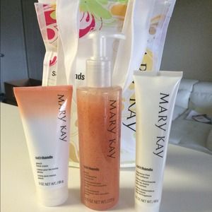 Peach Satin Hands Pampering Set